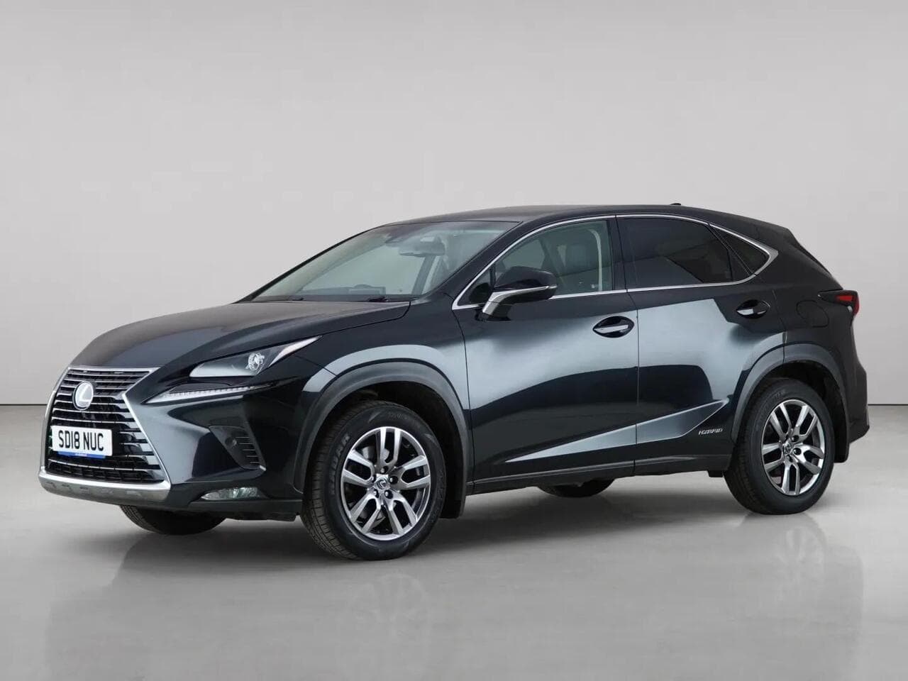 Lexus NX thumbnail Front Left