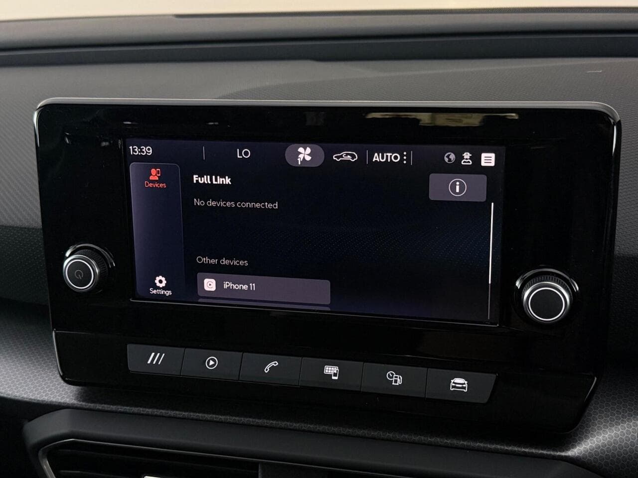 SEAT Leon thumbnail Infotainment System