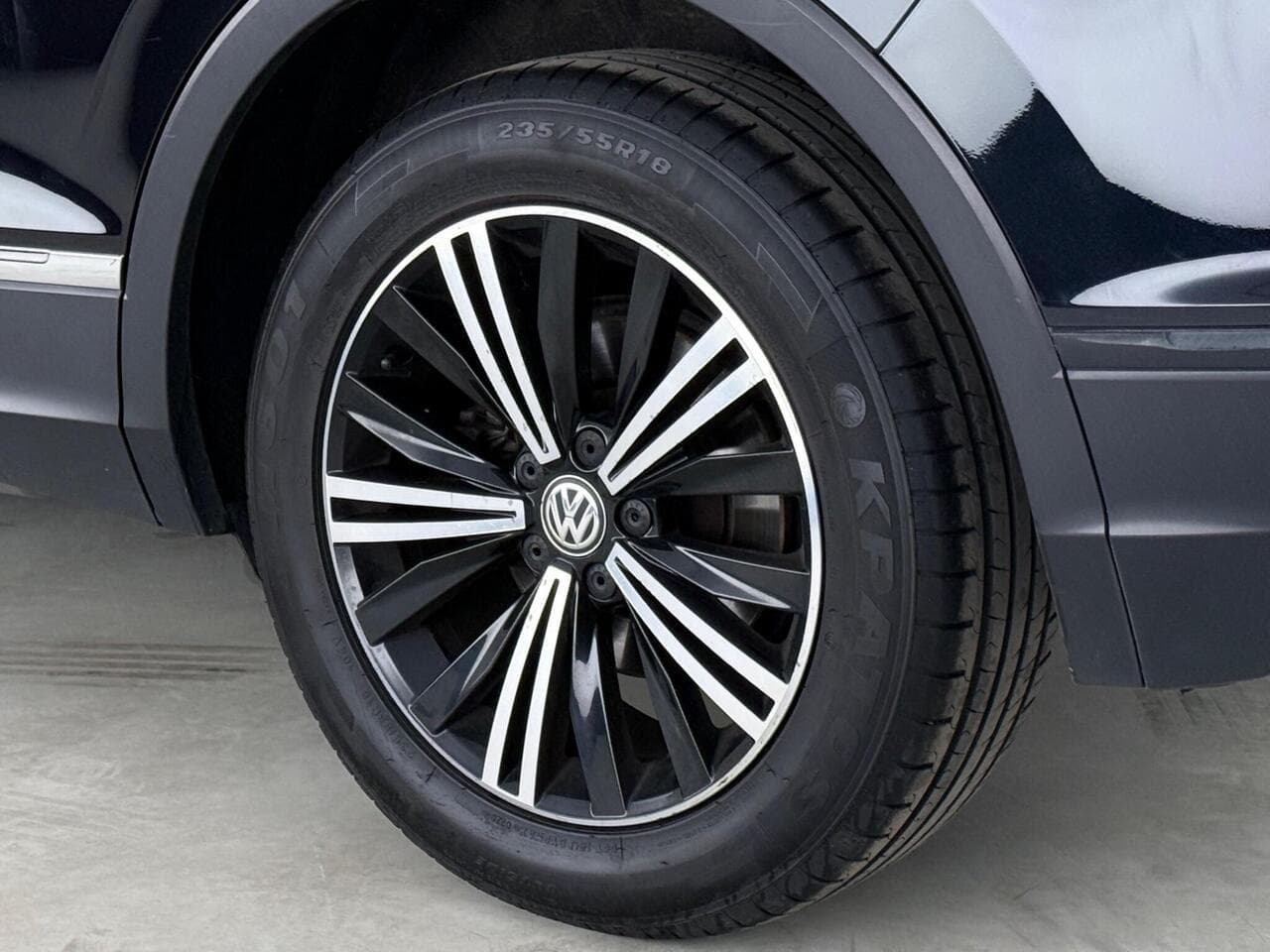 Volkswagen Tiguan thumbnail Wheel