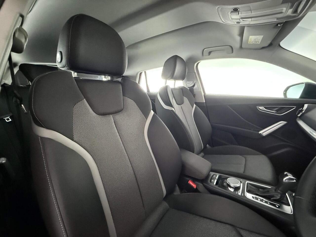 Audi Q2 thumbnail Seat Driver