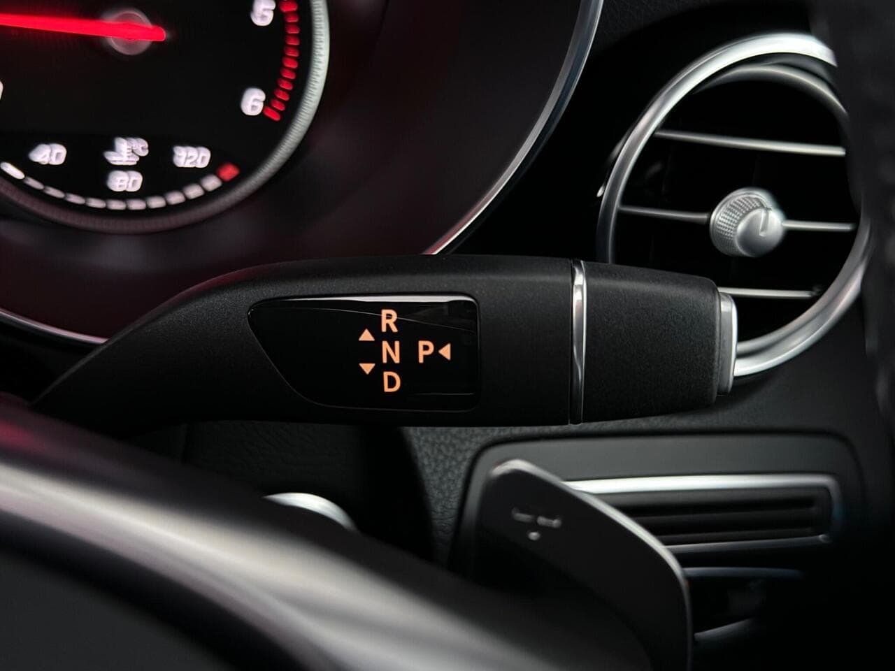Mercedes-Benz GLC thumbnail Misc Controls
