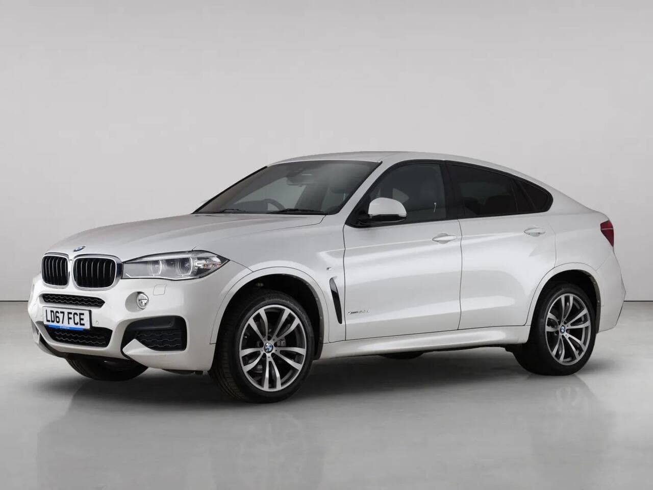 BMW X6 thumbnail Front Left