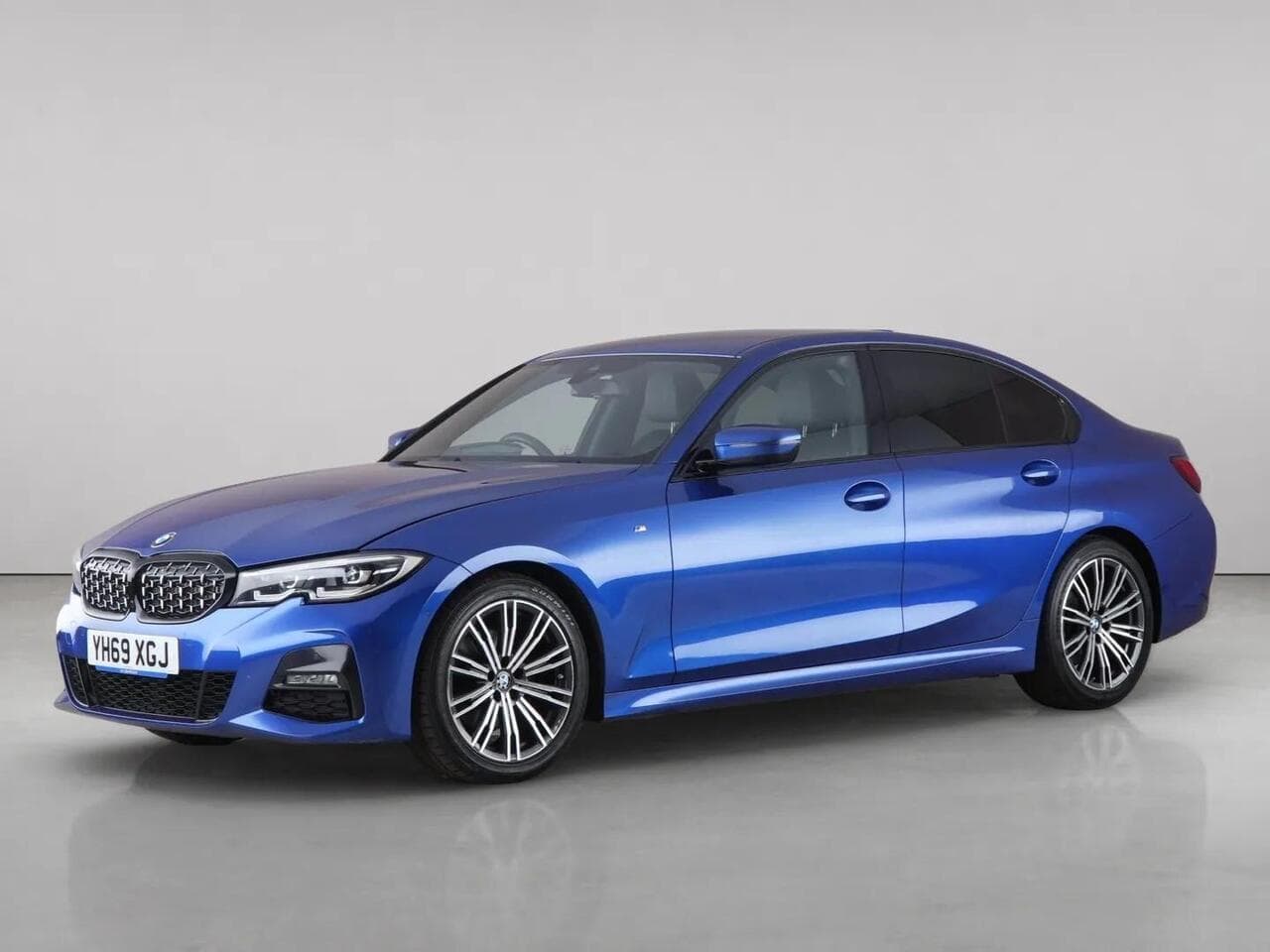 BMW 3 Series thumbnail Front Left