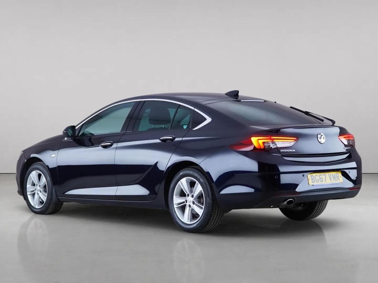 Vauxhall Insignia thumbnail Rear Left