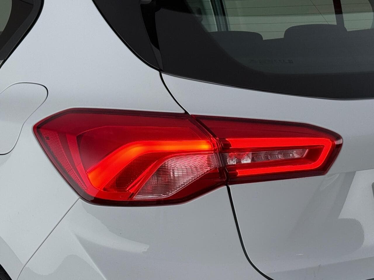 Ford Focus thumbnail Lights Rear