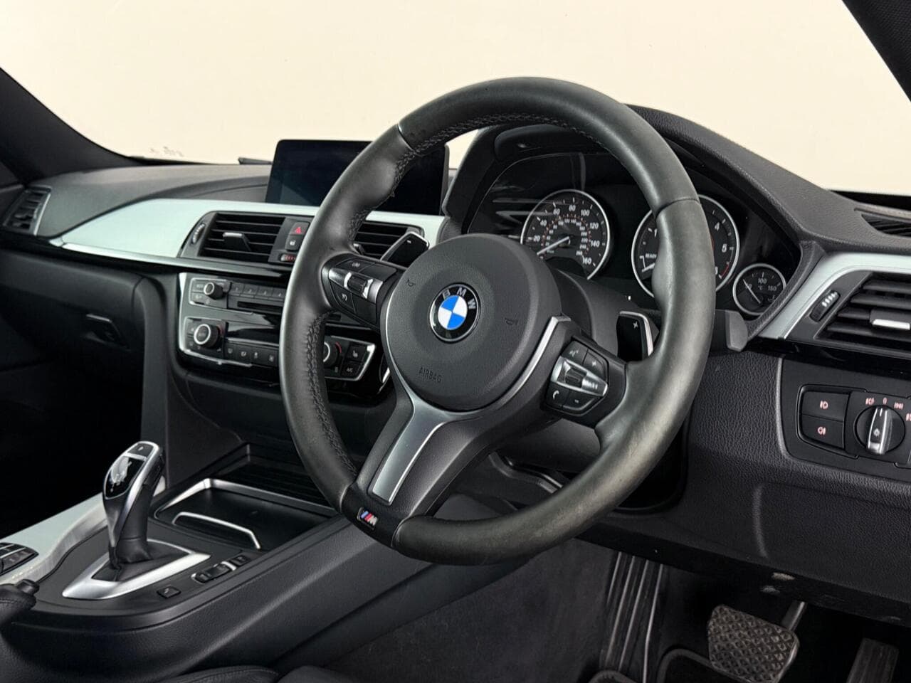 BMW 4 Series thumbnail Steering Wheel