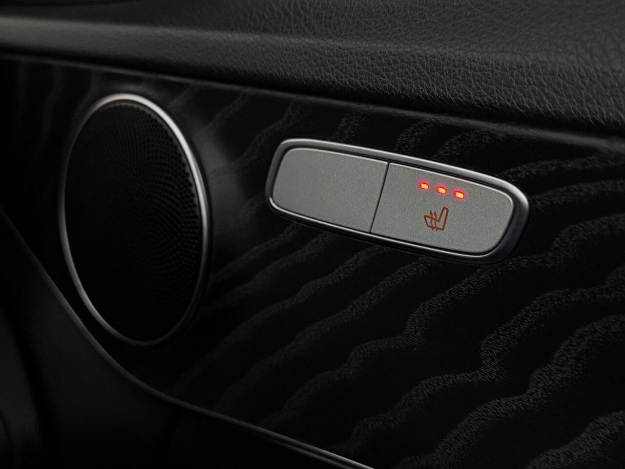 Mercedes-Benz C Class thumbnail Misc Controls