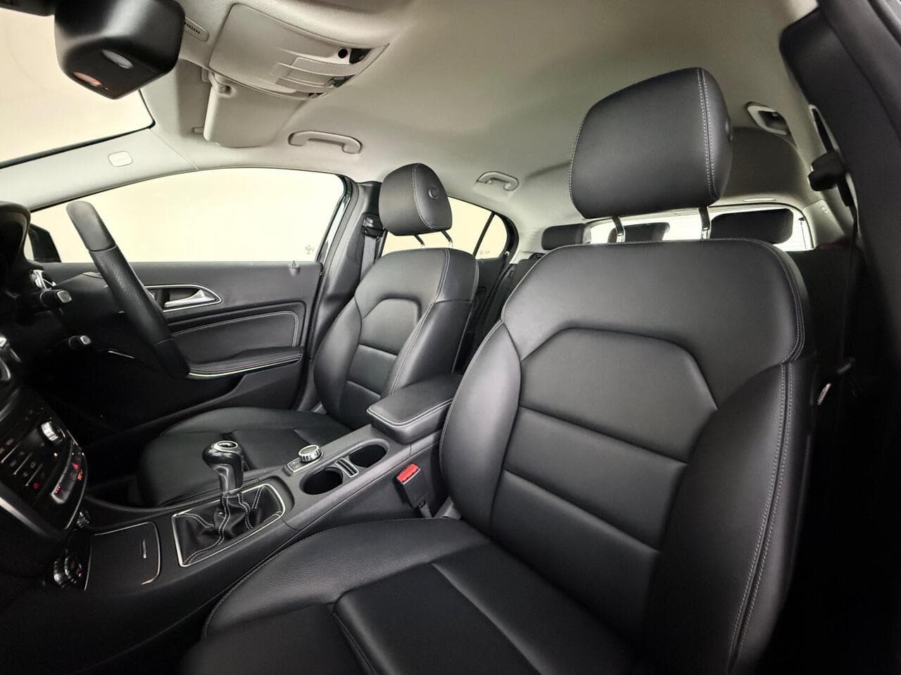Mercedes-Benz GLA thumbnail Seat Front Passenger