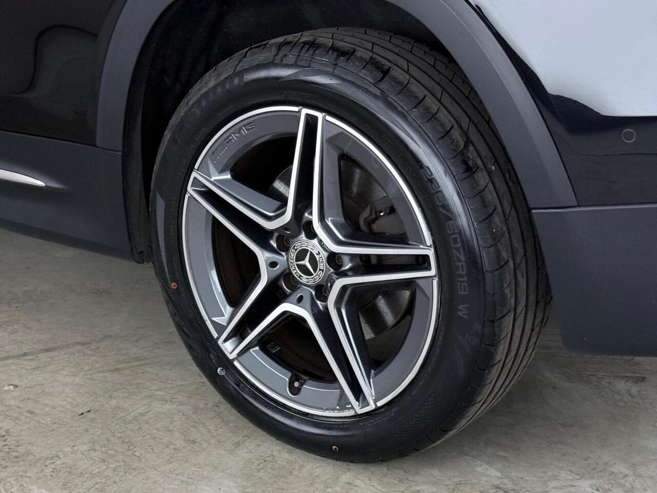 Mercedes-Benz GLB thumbnail Wheel