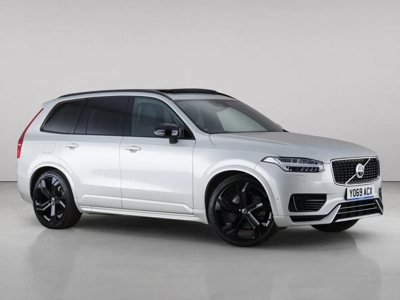 Volvo XC90 - Volvo XC90 2.0h T8 Twin Engine 11.6kWh R-Design Pro Auto 4WD Euro 6 (s/s) 5dr