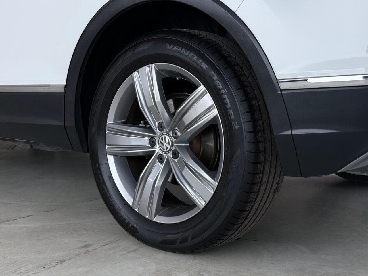 Volkswagen Tiguan thumbnail Wheel