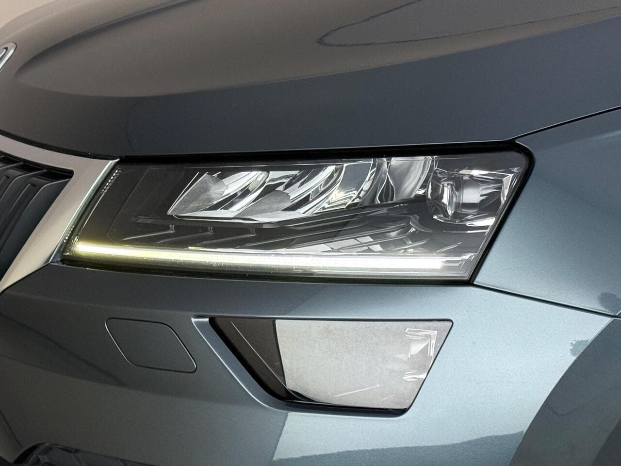 Skoda Karoq thumbnail Lights Front