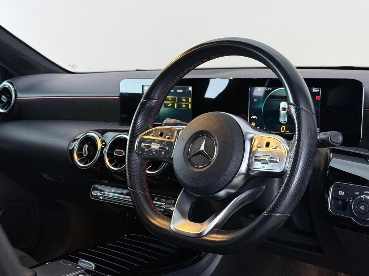 Mercedes-Benz A Class thumbnail Steering Wheel