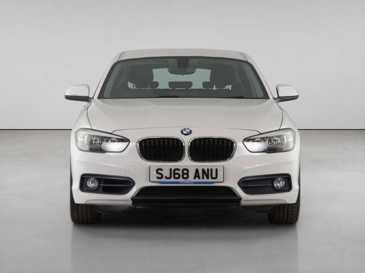 BMW 1 Series thumbnail Front