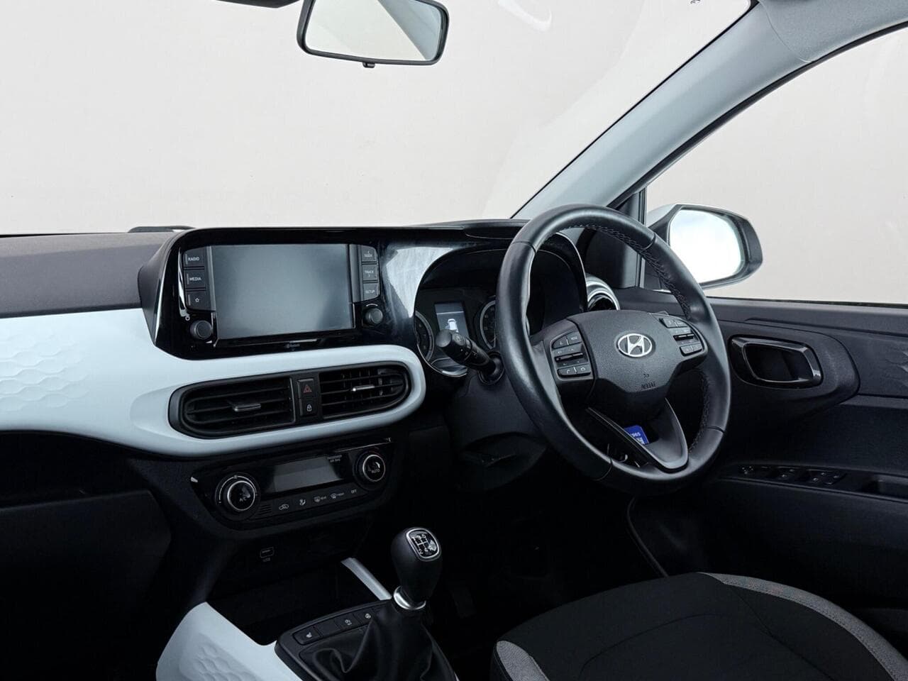 Hyundai i10 thumbnail Interior Front