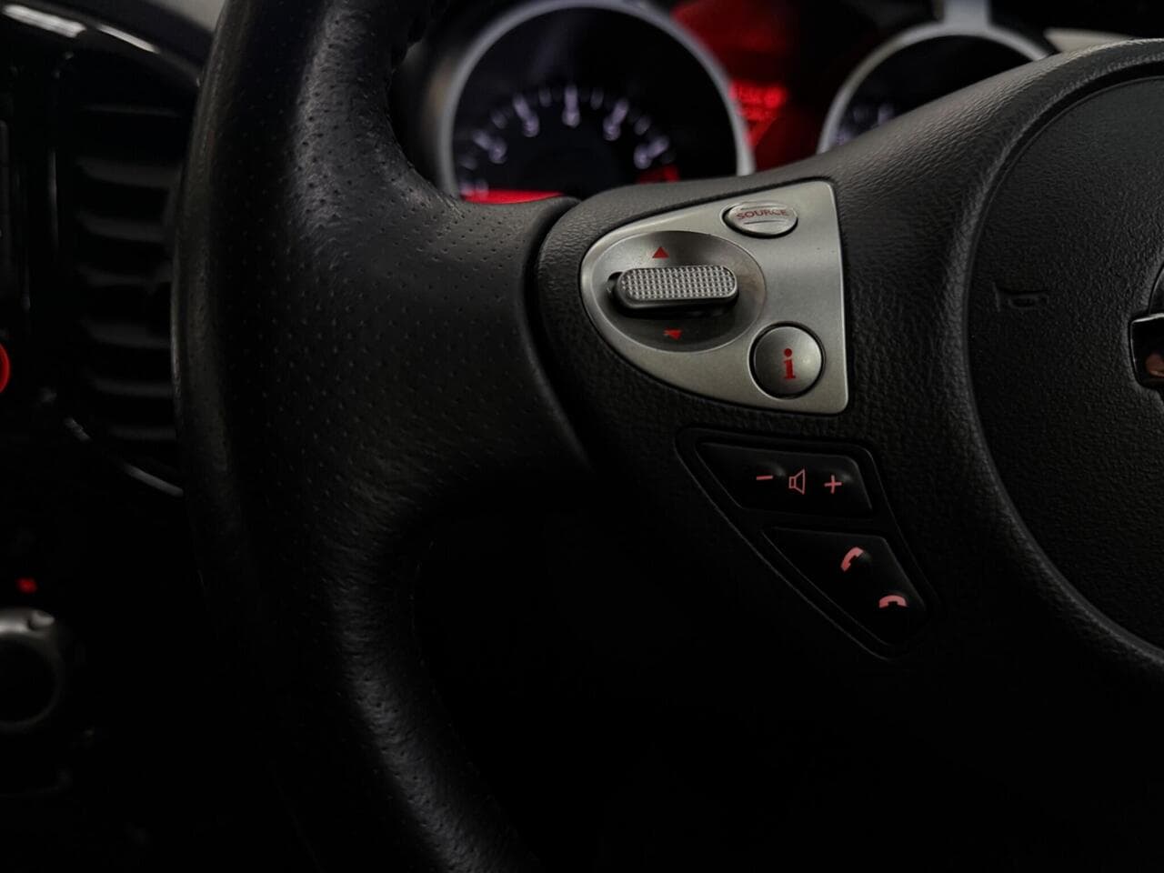 Nissan Juke thumbnail Misc Controls