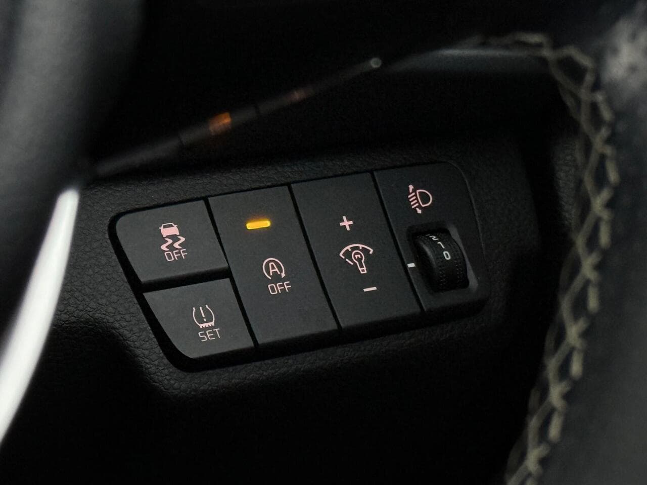 Kia Stonic thumbnail Misc Controls