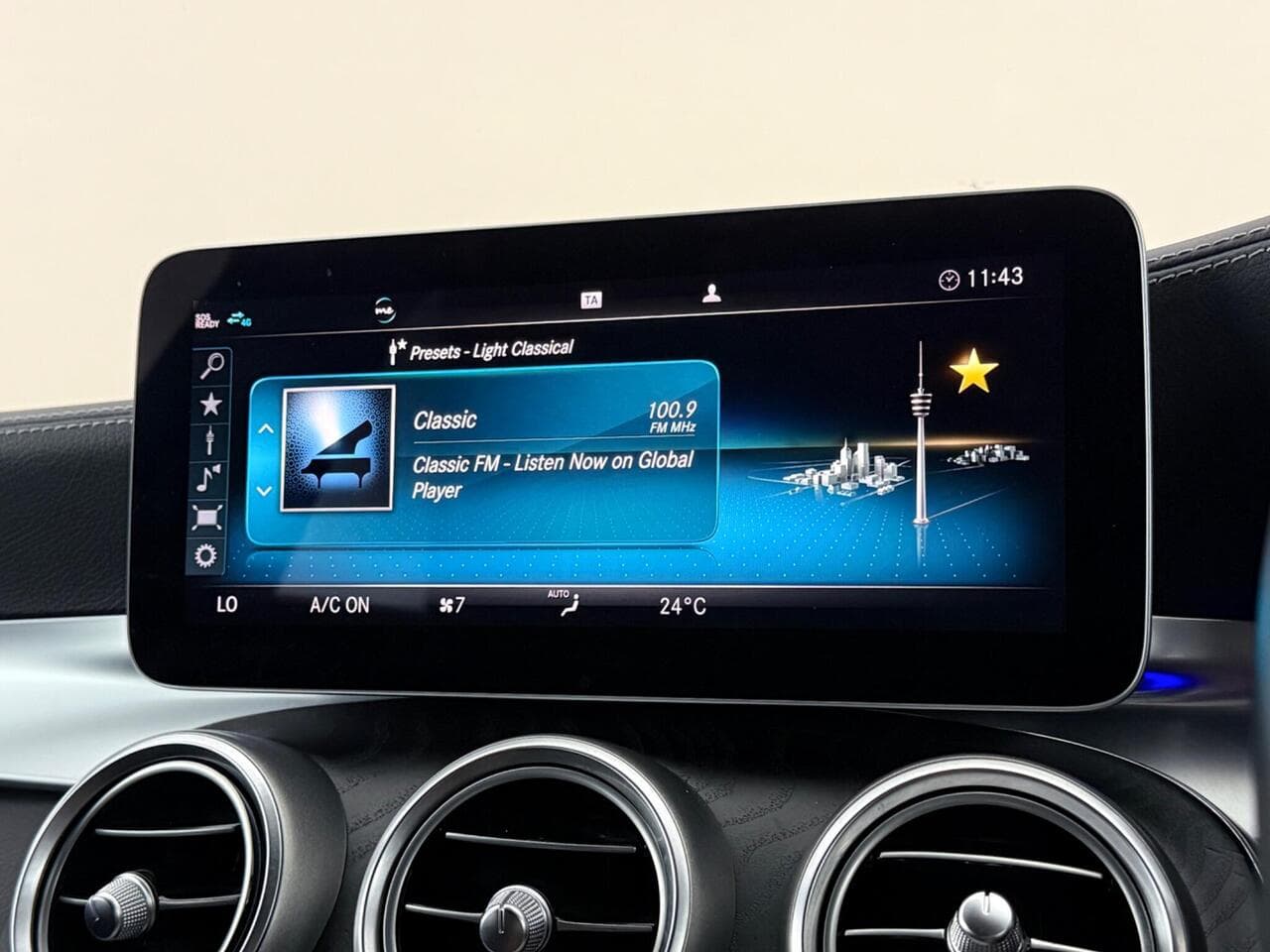 Mercedes-Benz C Class thumbnail Infotainment System