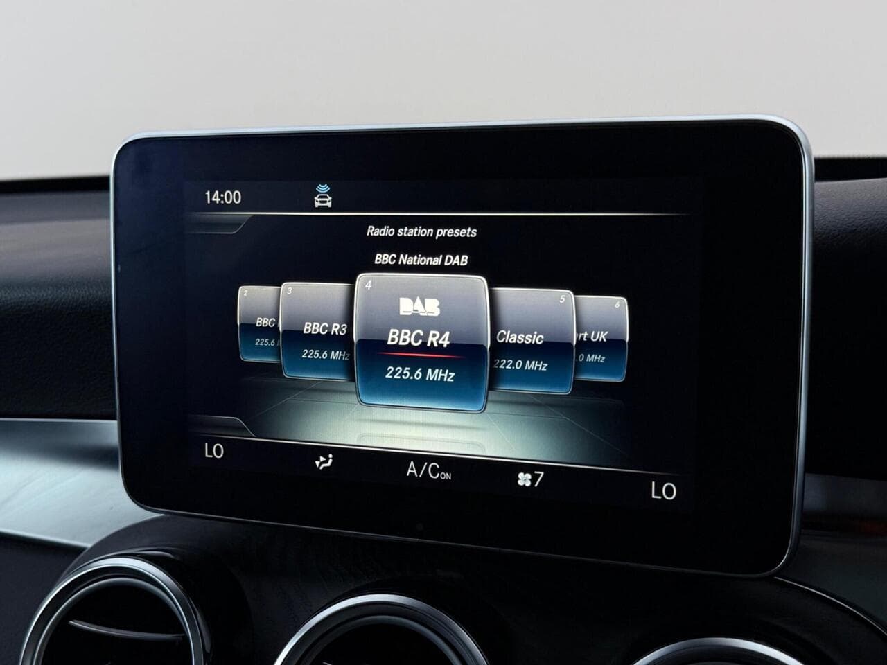 Mercedes-Benz GLC thumbnail Infotainment System