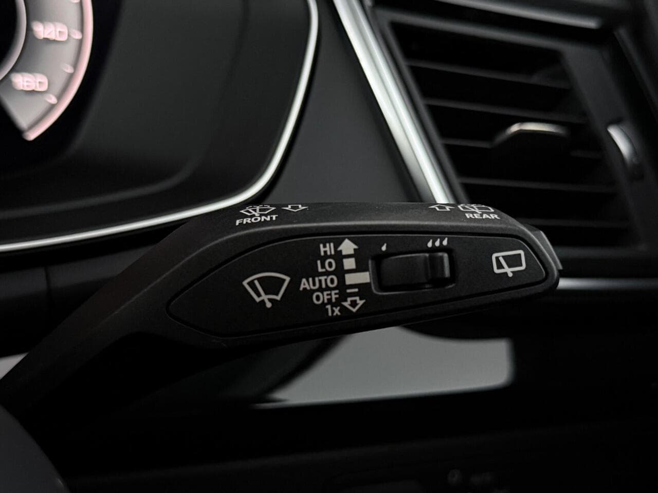 Audi Q5 thumbnail Misc Controls