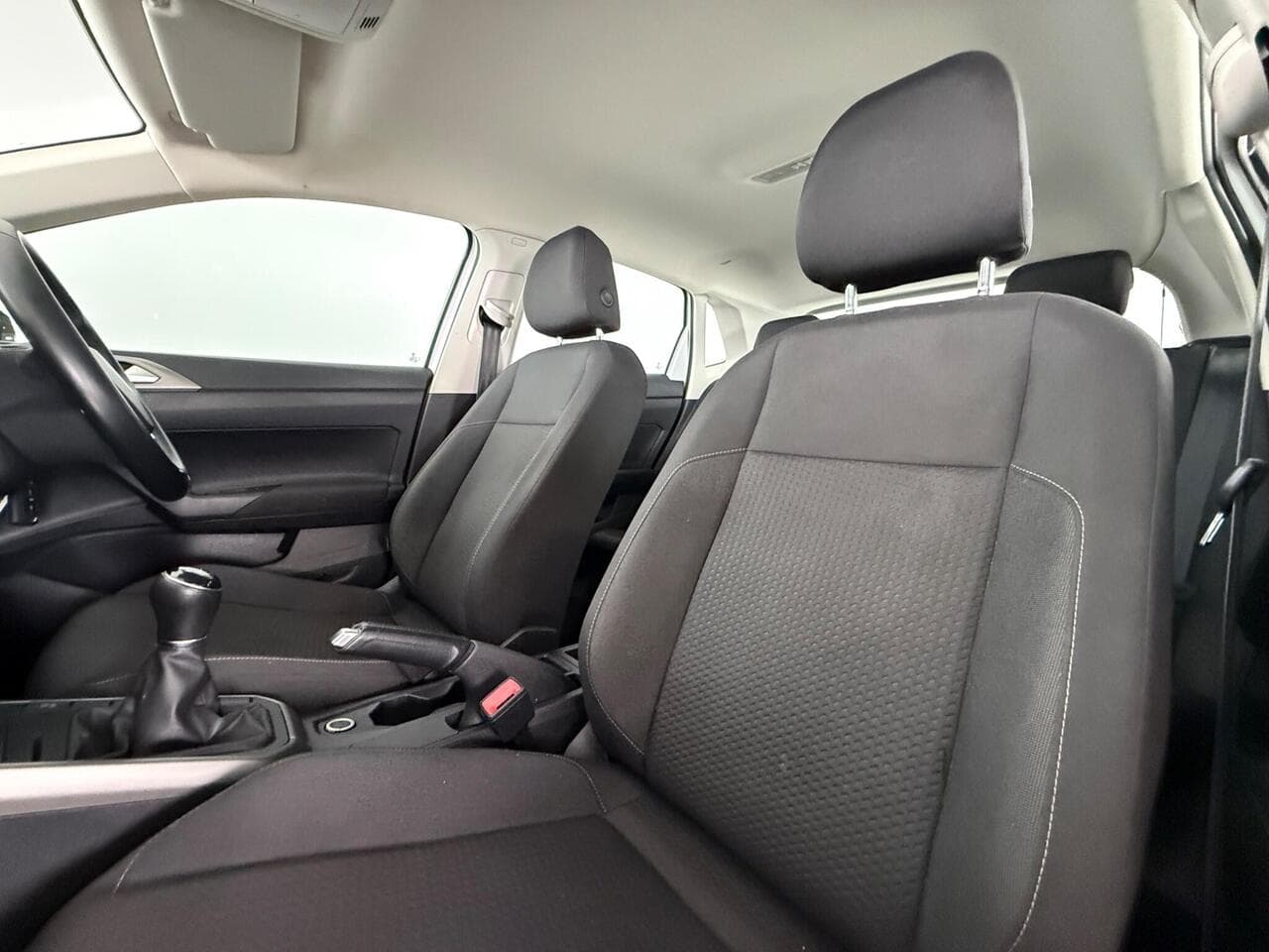 Volkswagen Polo thumbnail Seat Front Passenger
