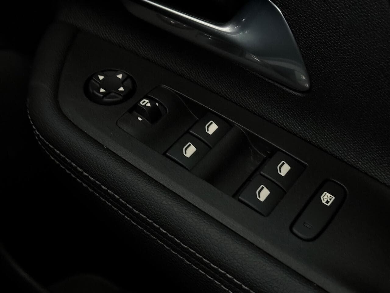 Vauxhall Mokka thumbnail Misc Controls