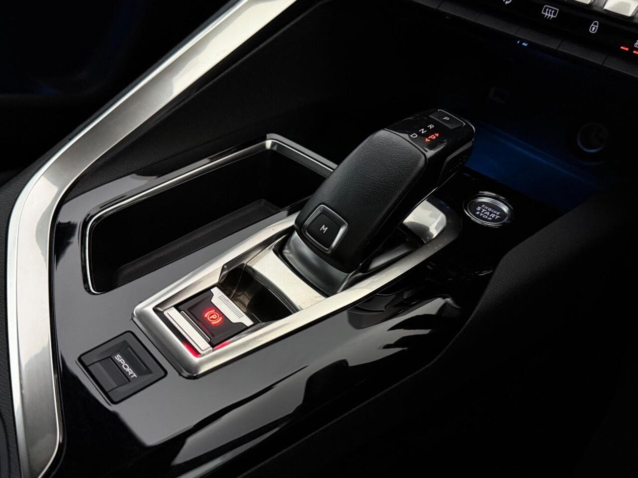 Peugeot 5008 thumbnail Interior Front
