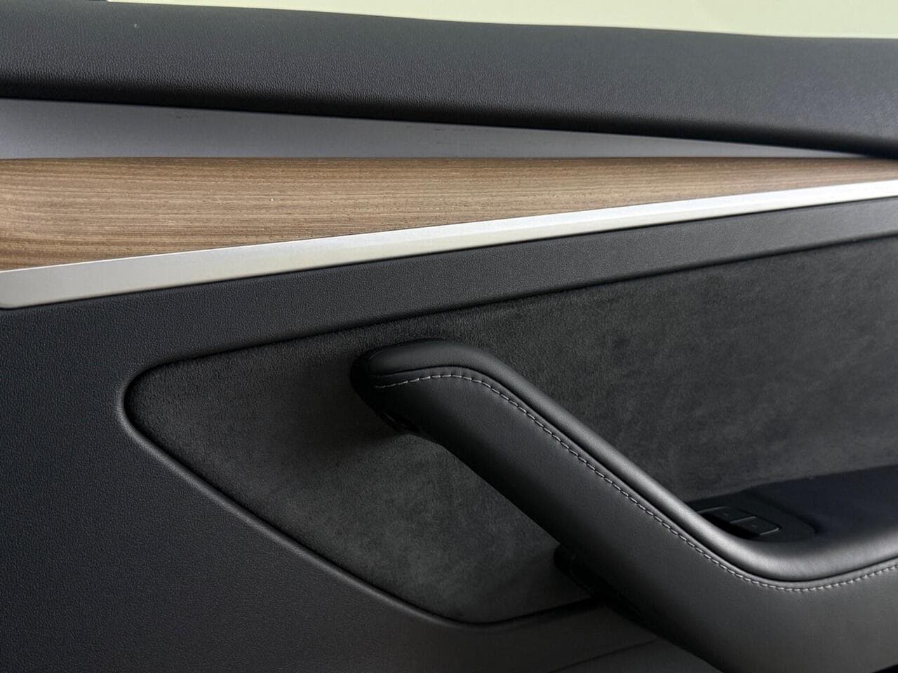 Tesla Model 3 thumbnail Inconclusive