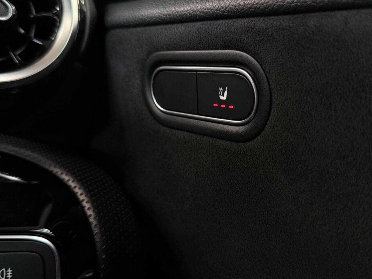 Mercedes-Benz A Class thumbnail Misc Controls