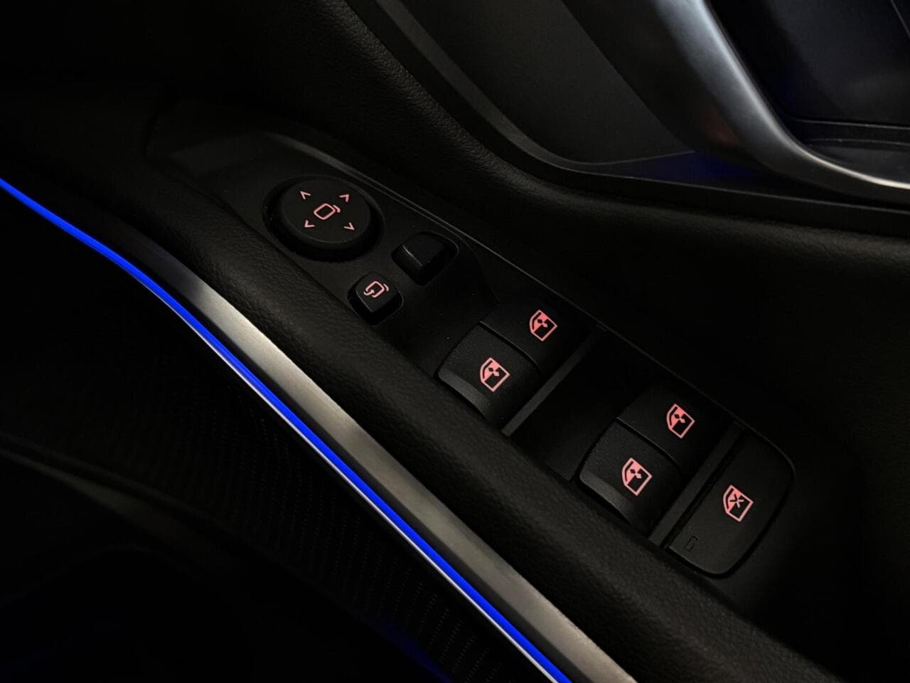 BMW 3 Series thumbnail Misc Controls