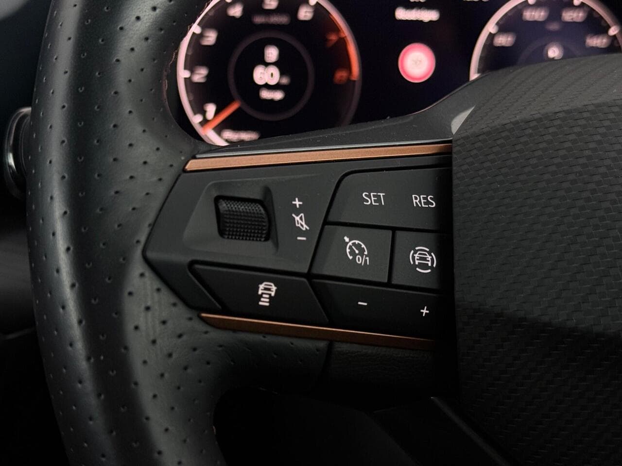 CUPRA Formentor thumbnail Misc Controls