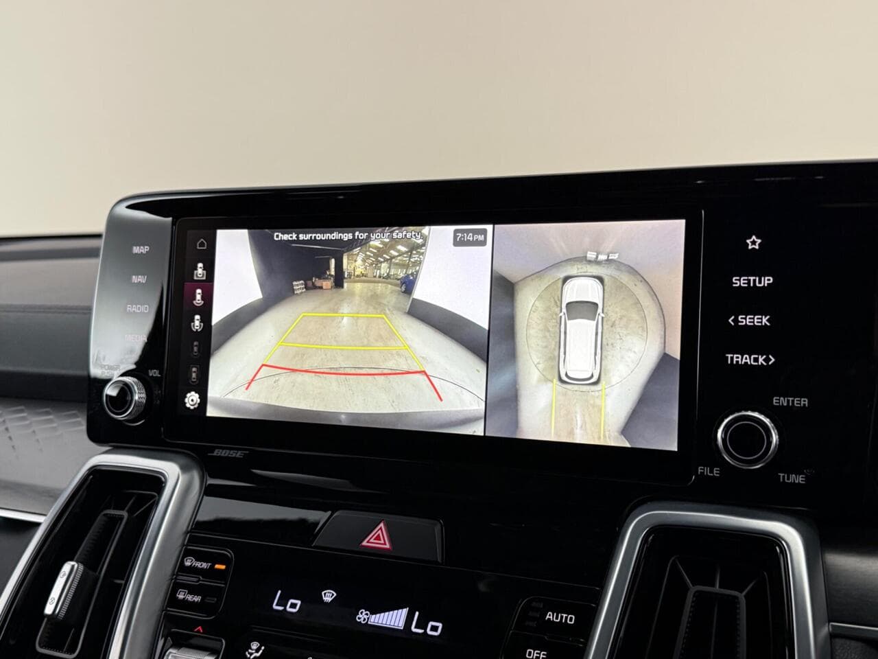 Kia Sorento thumbnail Infotainment System