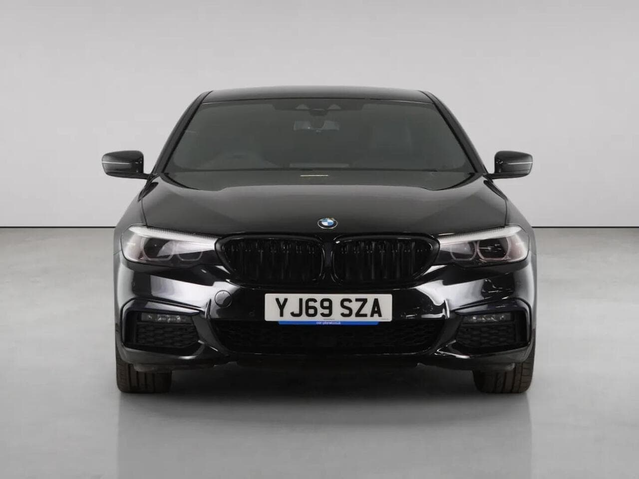 BMW 5 Series thumbnail Front