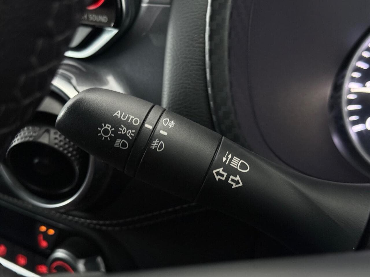 Nissan Juke thumbnail Misc Controls