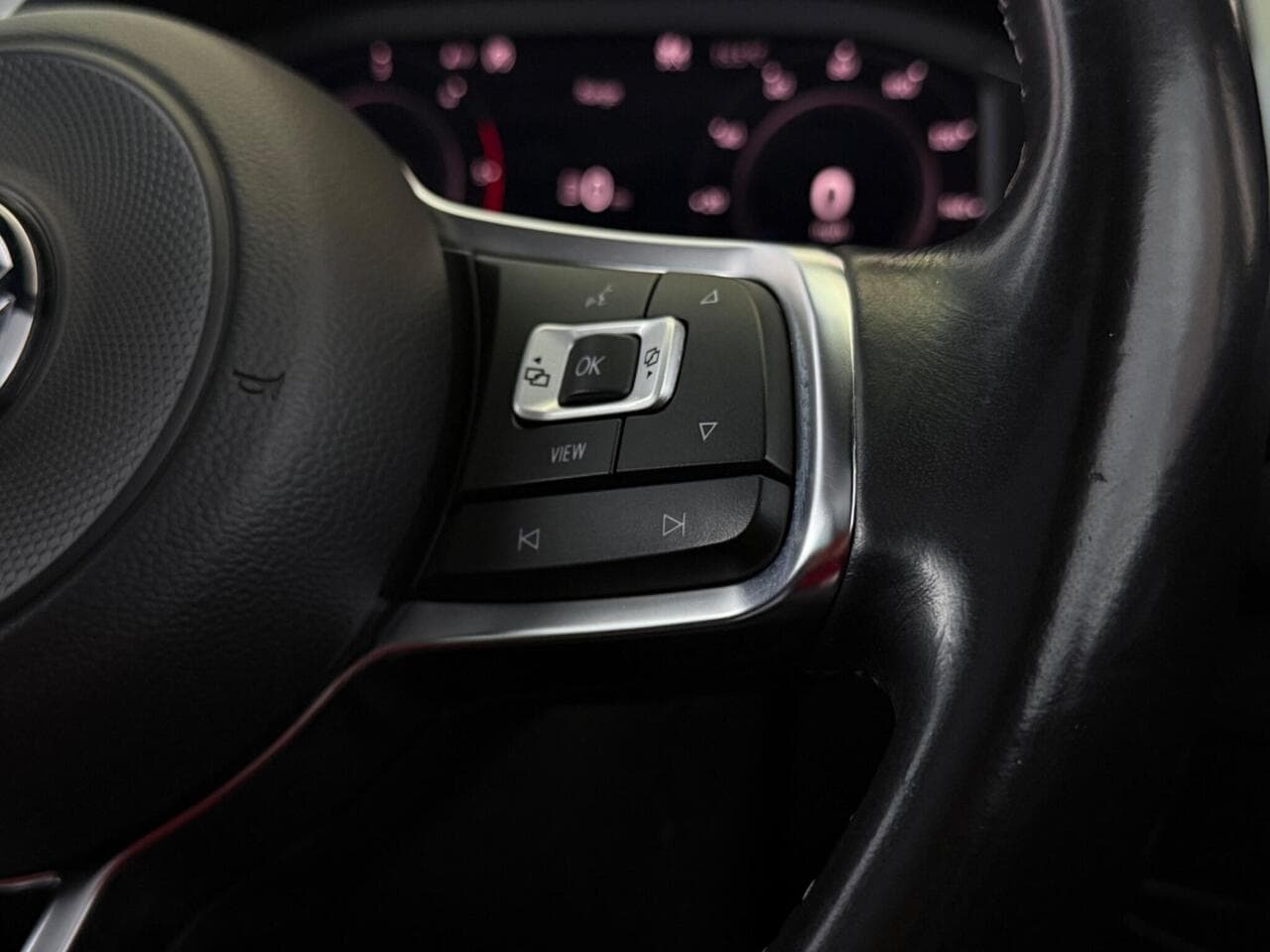 Volkswagen Tiguan thumbnail Misc Controls