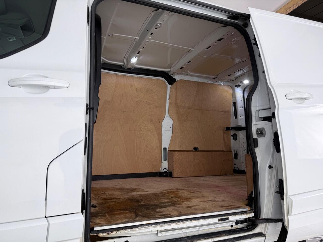 Ford Transit Custom thumbnail Cargo Space
