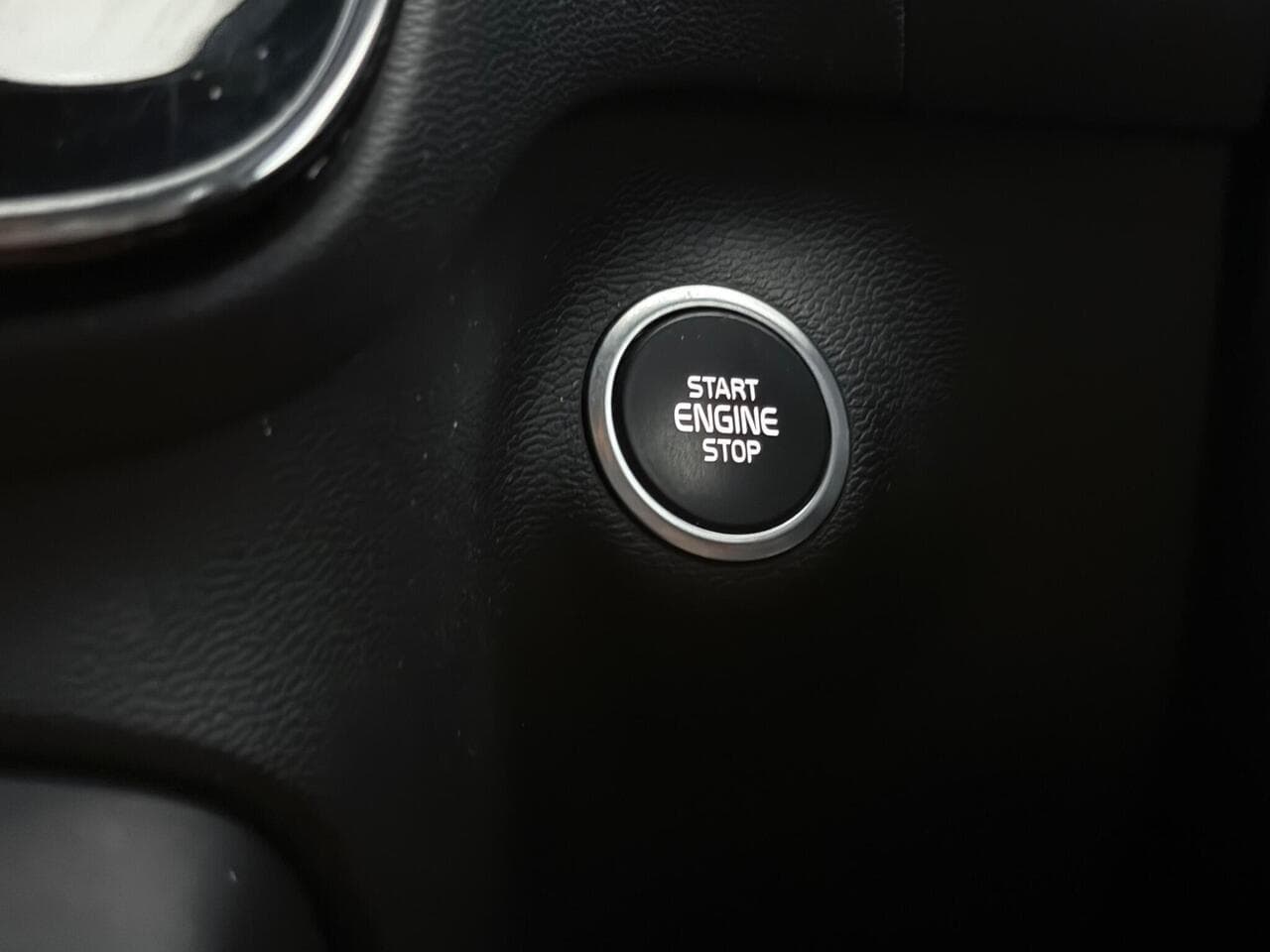 Volvo XC40 thumbnail Misc Controls