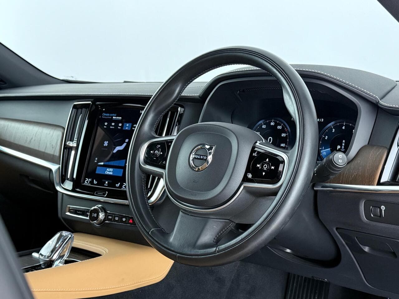Volvo V90 thumbnail Steering Wheel
