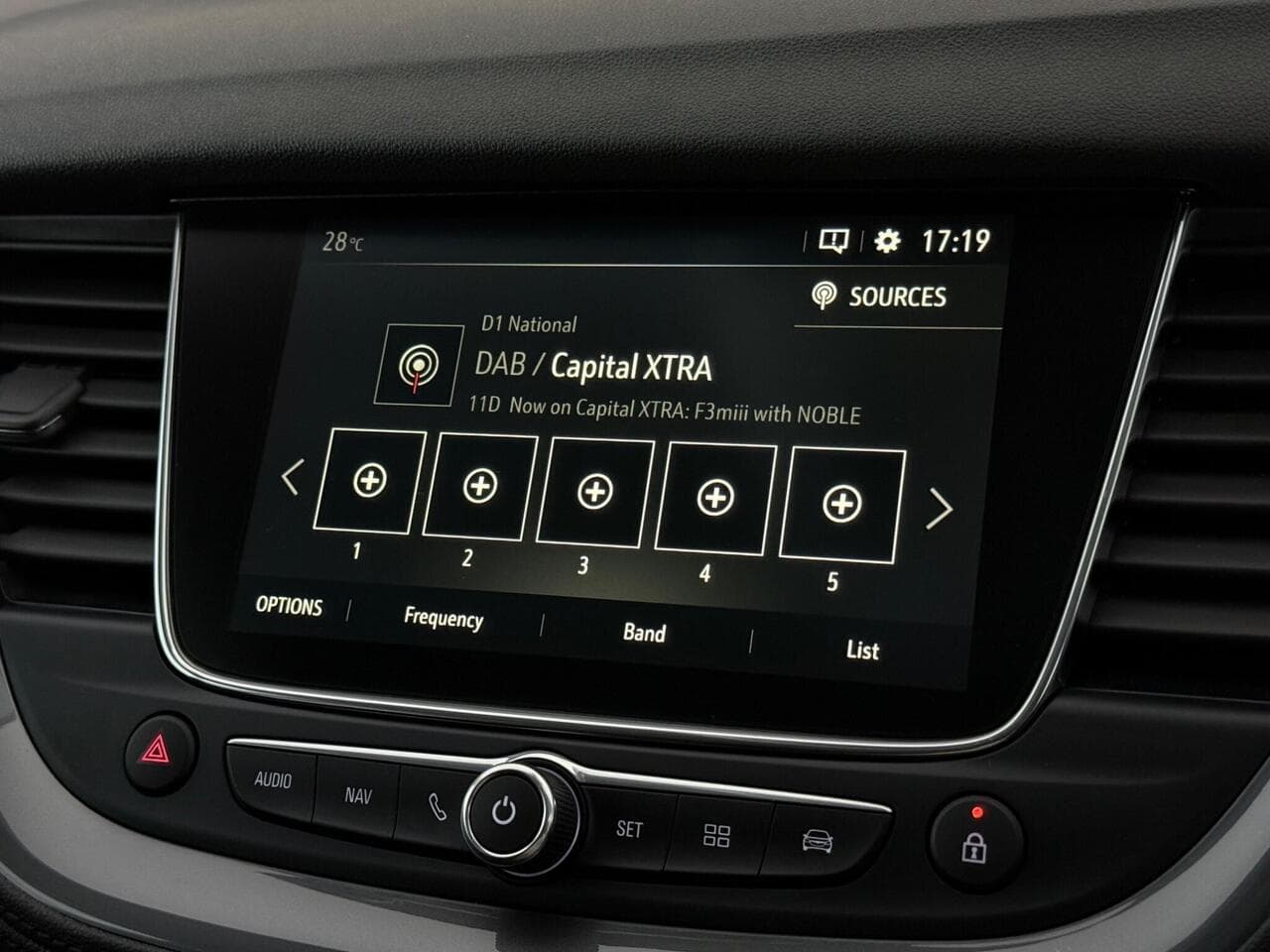Vauxhall Grandland X thumbnail Infotainment System