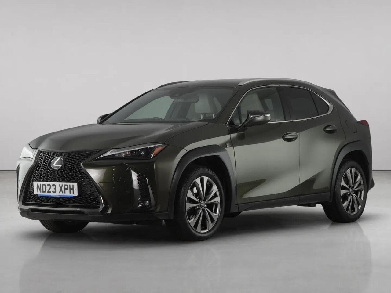 Lexus UX thumbnail Front Left