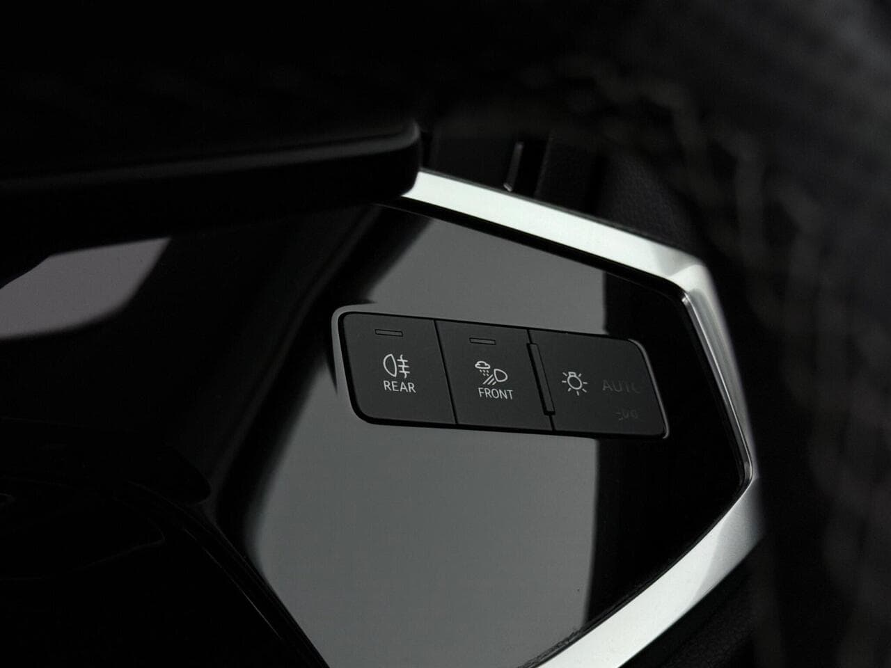 Audi Q3 thumbnail Misc Controls