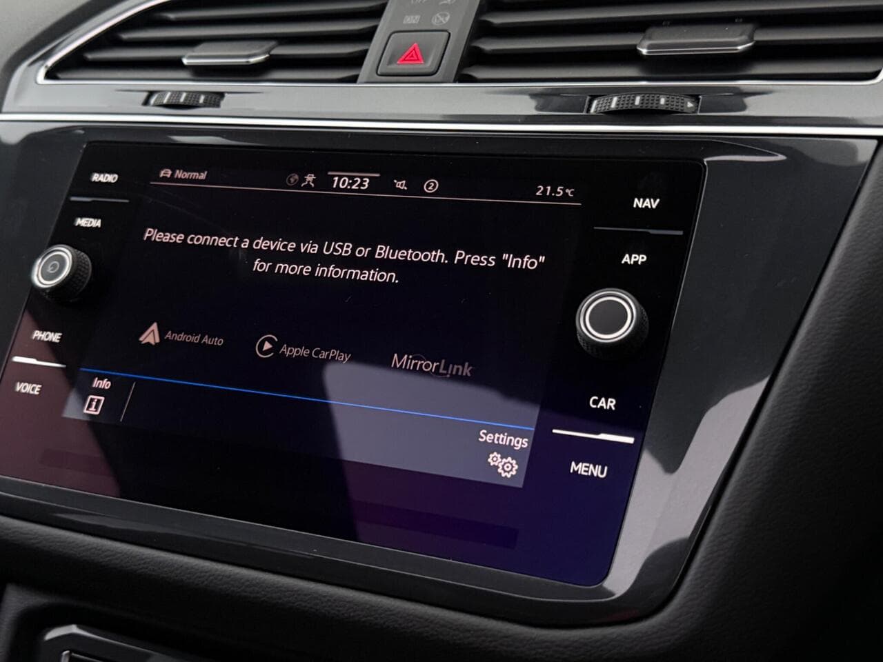 Volkswagen Tiguan Allspace thumbnail Infotainment System