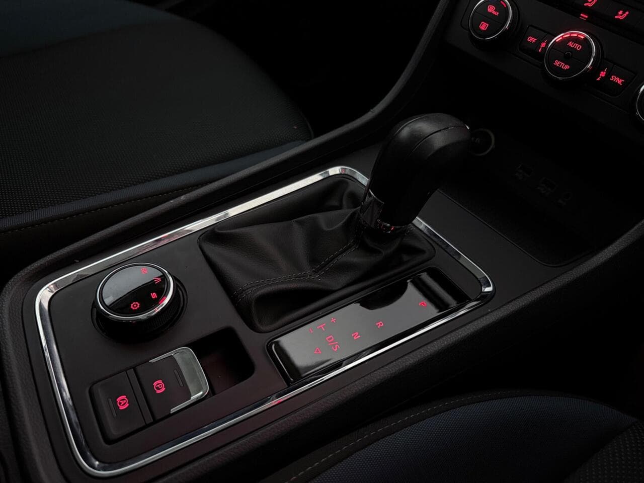 SEAT Ateca thumbnail Misc Controls