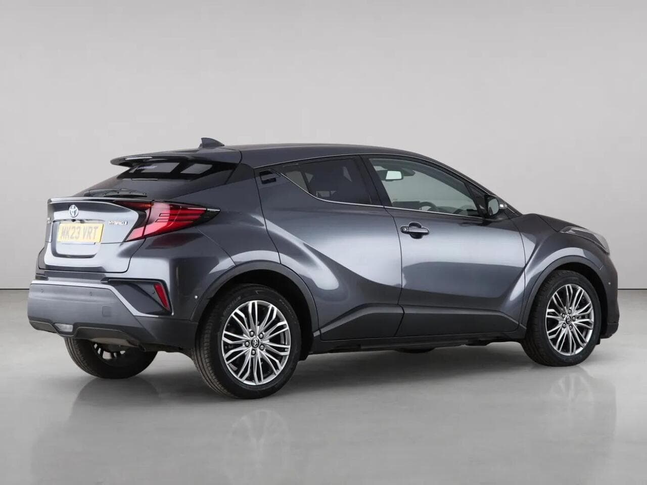 Toyota C-HR thumbnail Side Right