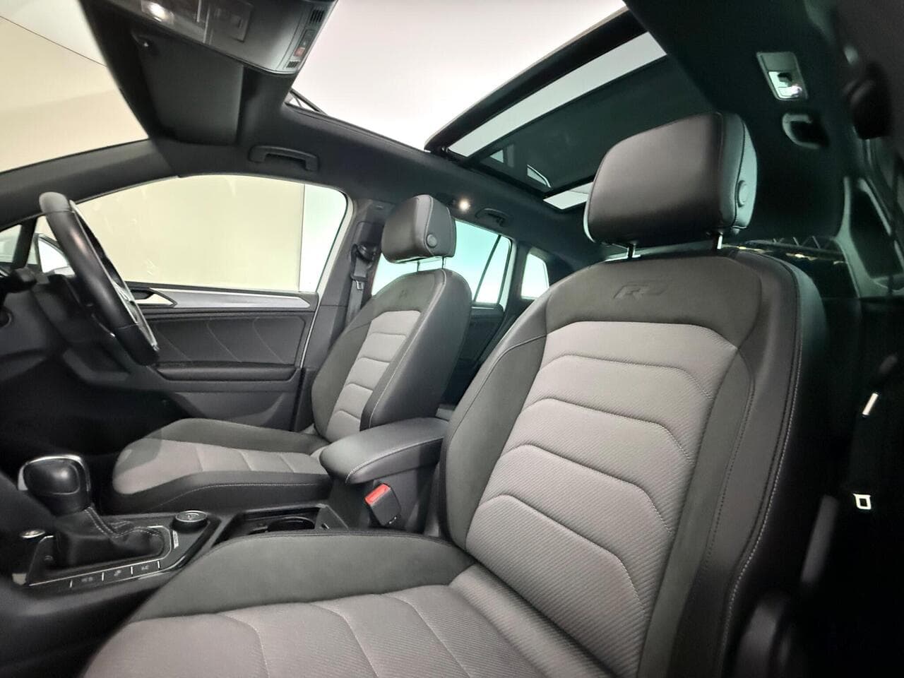 Volkswagen Tiguan thumbnail Seat Front Passenger