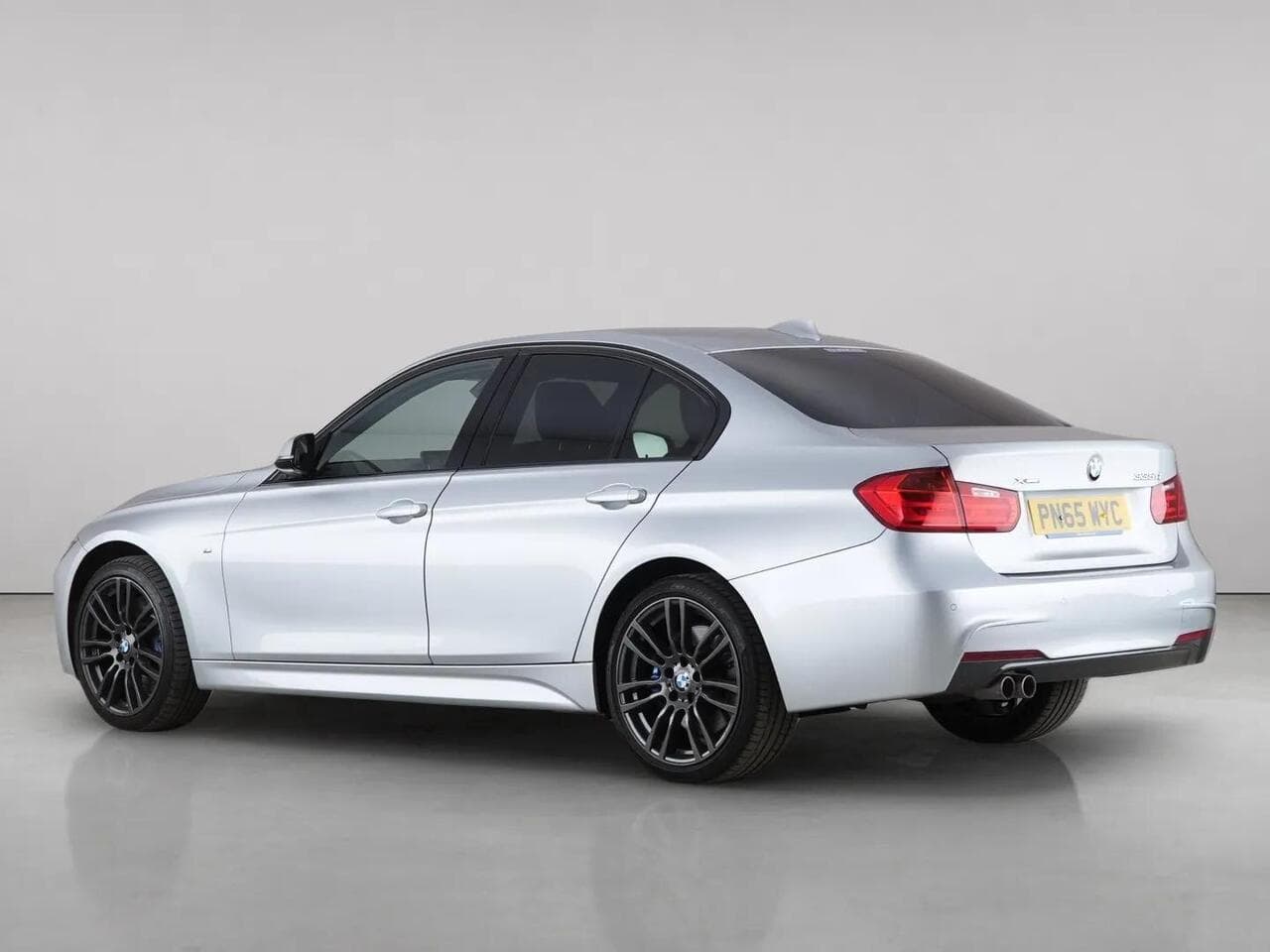 BMW 3 Series thumbnail Rear Left
