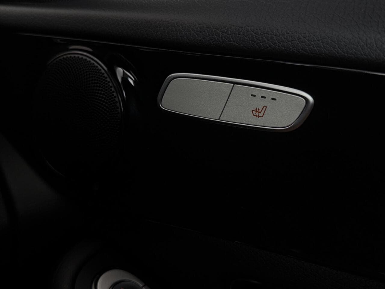 Mercedes-Benz GLC thumbnail Misc Controls