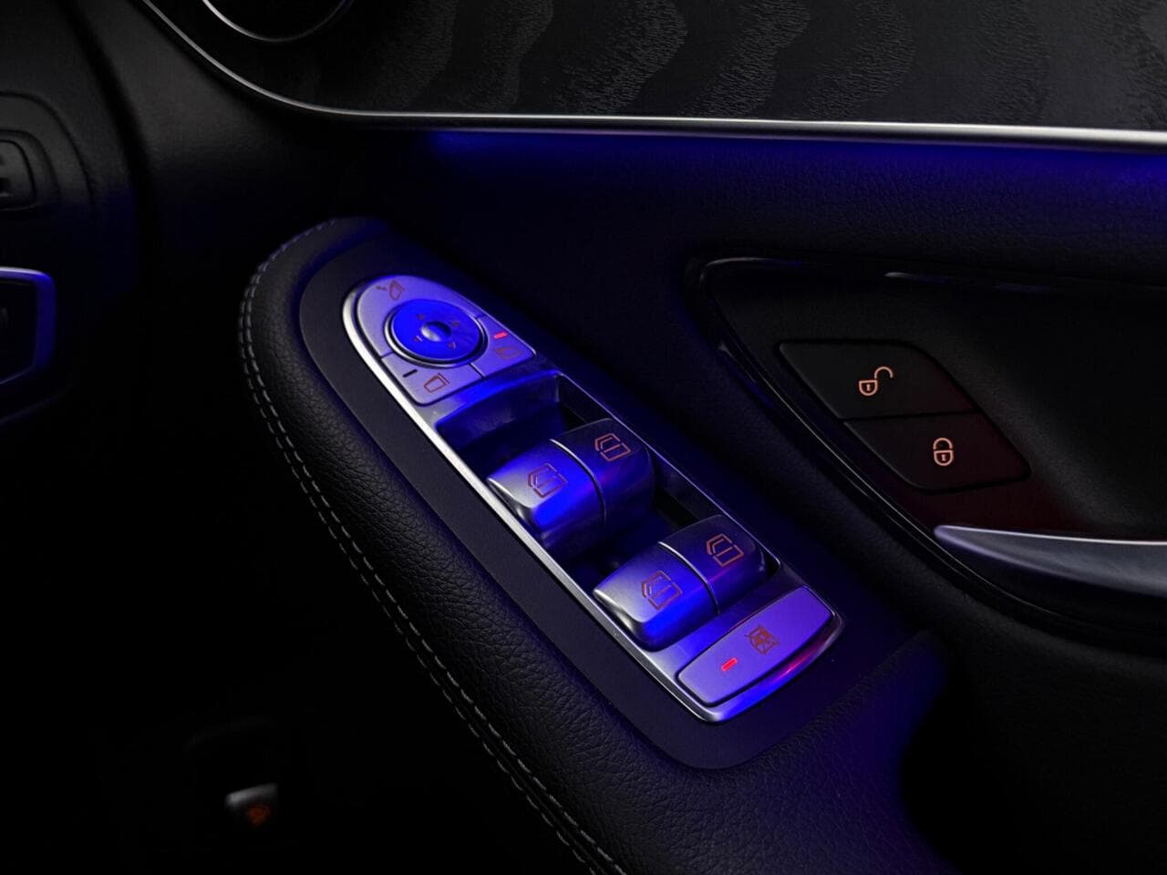 Mercedes-Benz GLC thumbnail Misc Controls
