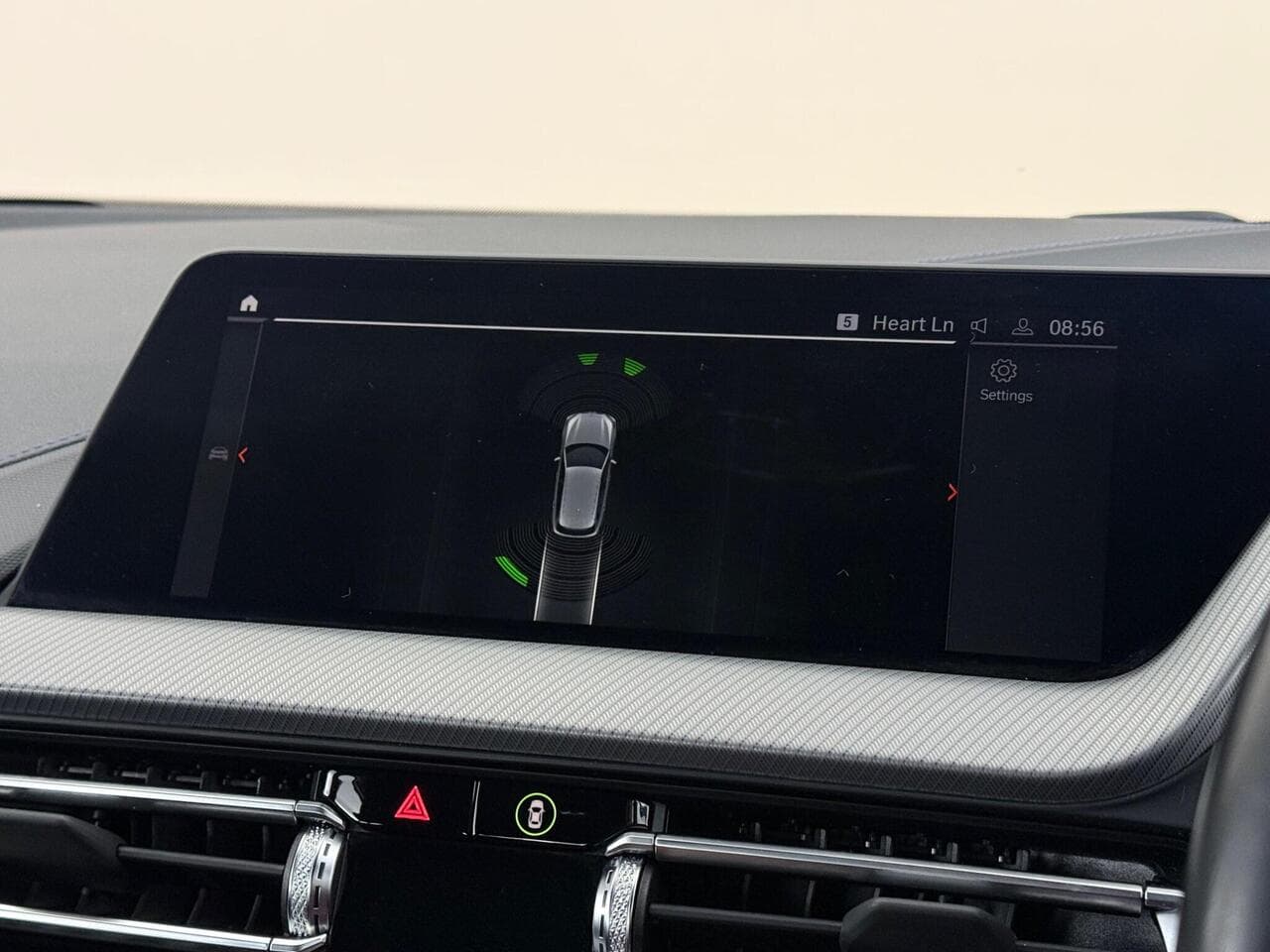 BMW 1 Series thumbnail Infotainment System
