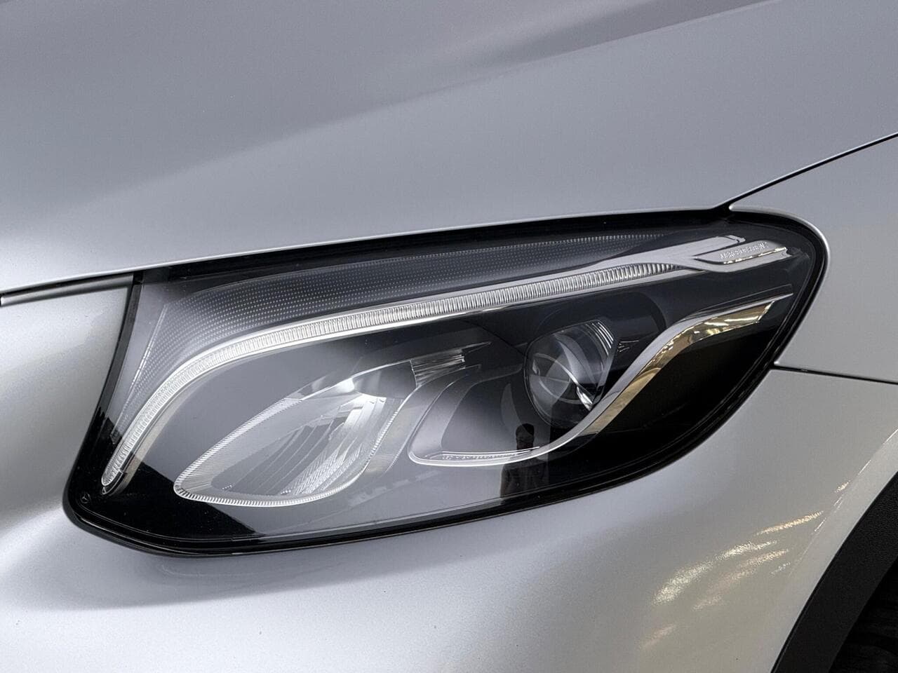 Mercedes-Benz GLC thumbnail Lights Front